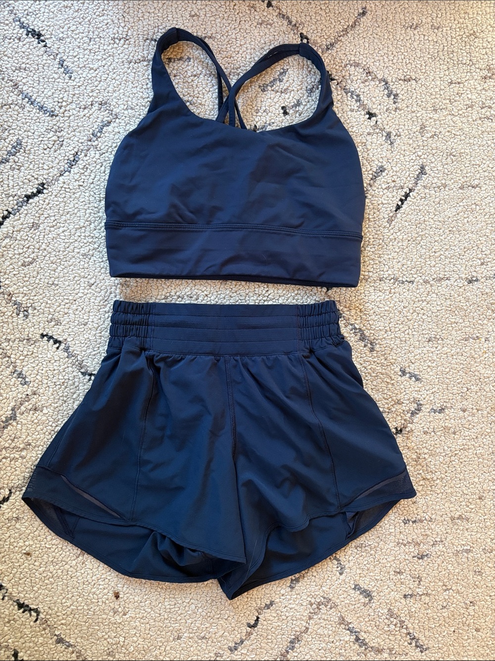 Lululemon set bra 6 / shorts 4